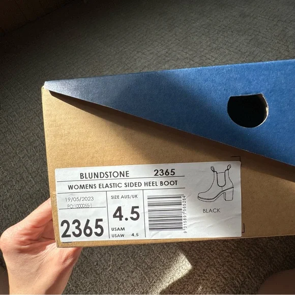 Blundstone High Heeled Boots. New in box. - Picture 5 of 5